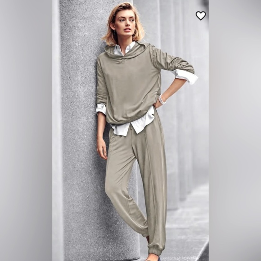 MADELEINE Lounge set size 6. Hooded sweatshirt and Joggers in Flint. Super Soft!